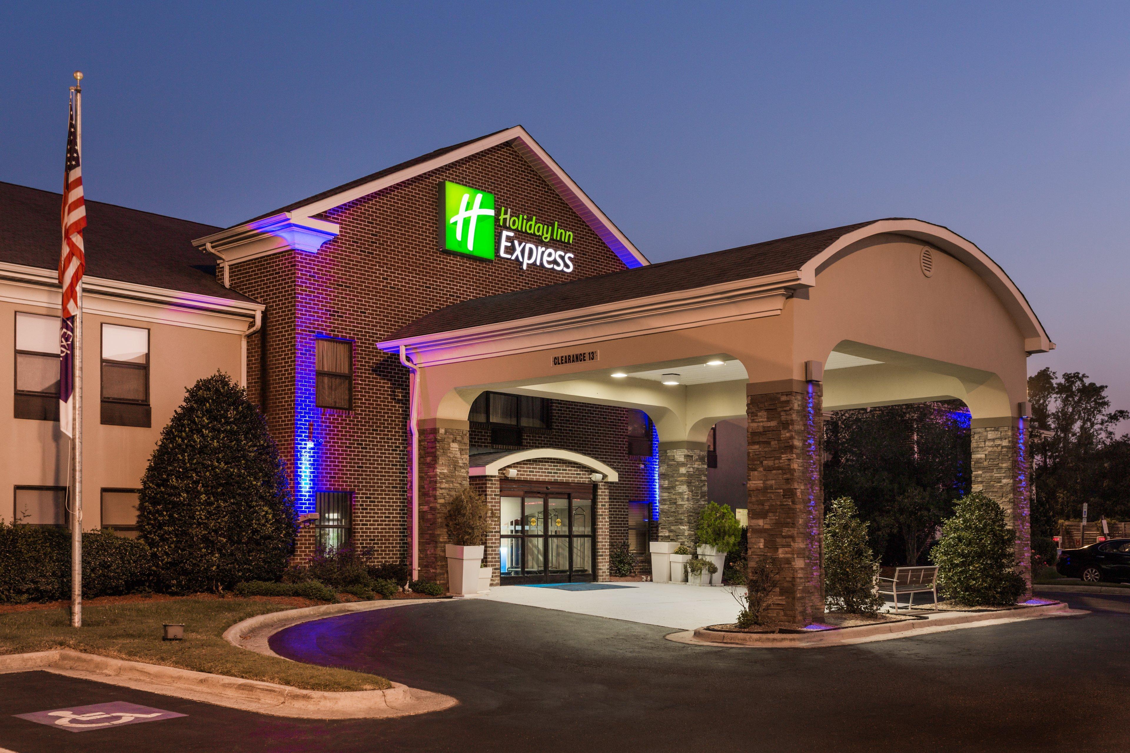 Holiday Inn Express - Plymouth By Ihg Екстериор снимка