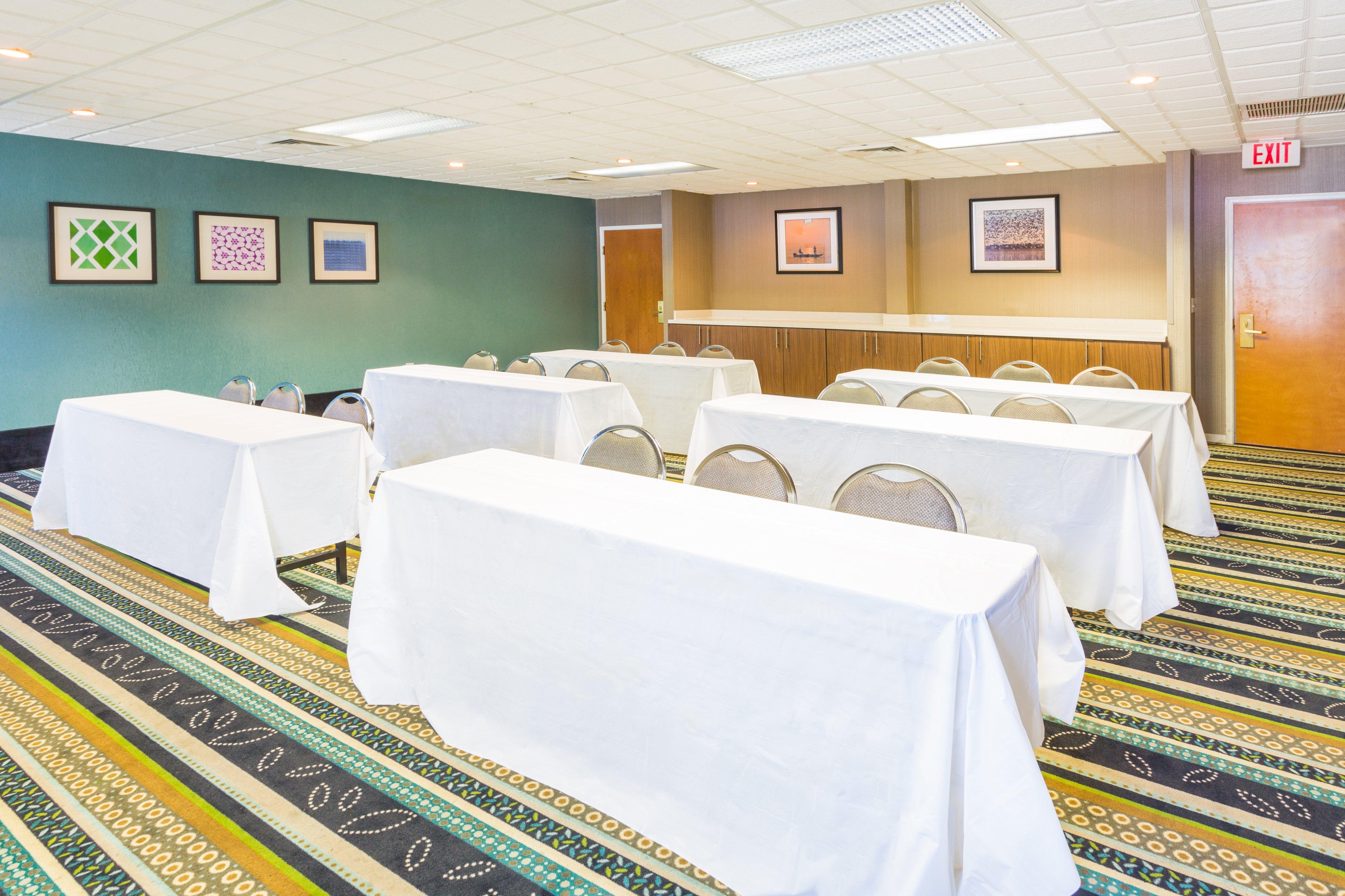 Holiday Inn Express - Plymouth By Ihg Екстериор снимка
