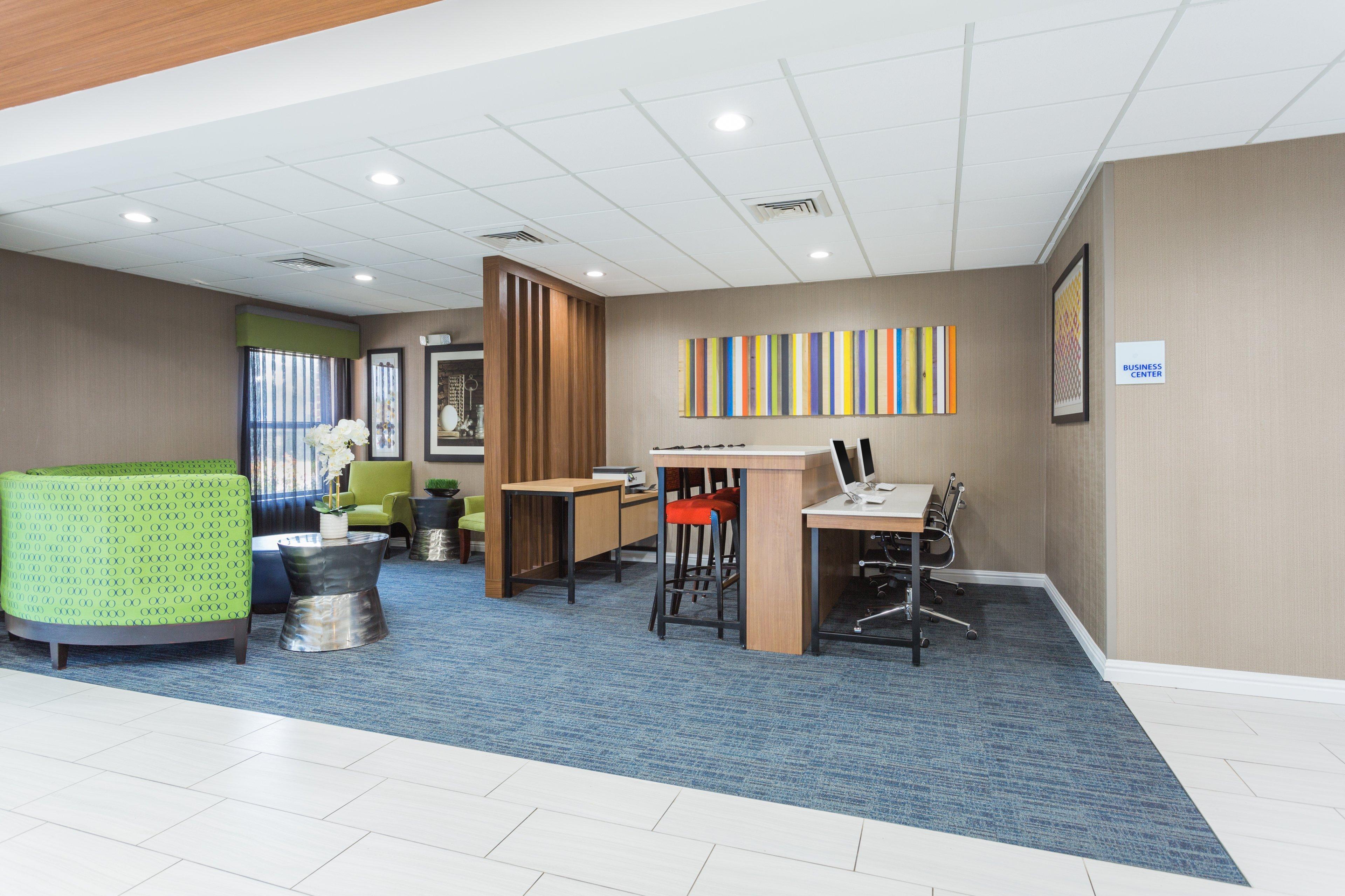 Holiday Inn Express - Plymouth By Ihg Екстериор снимка