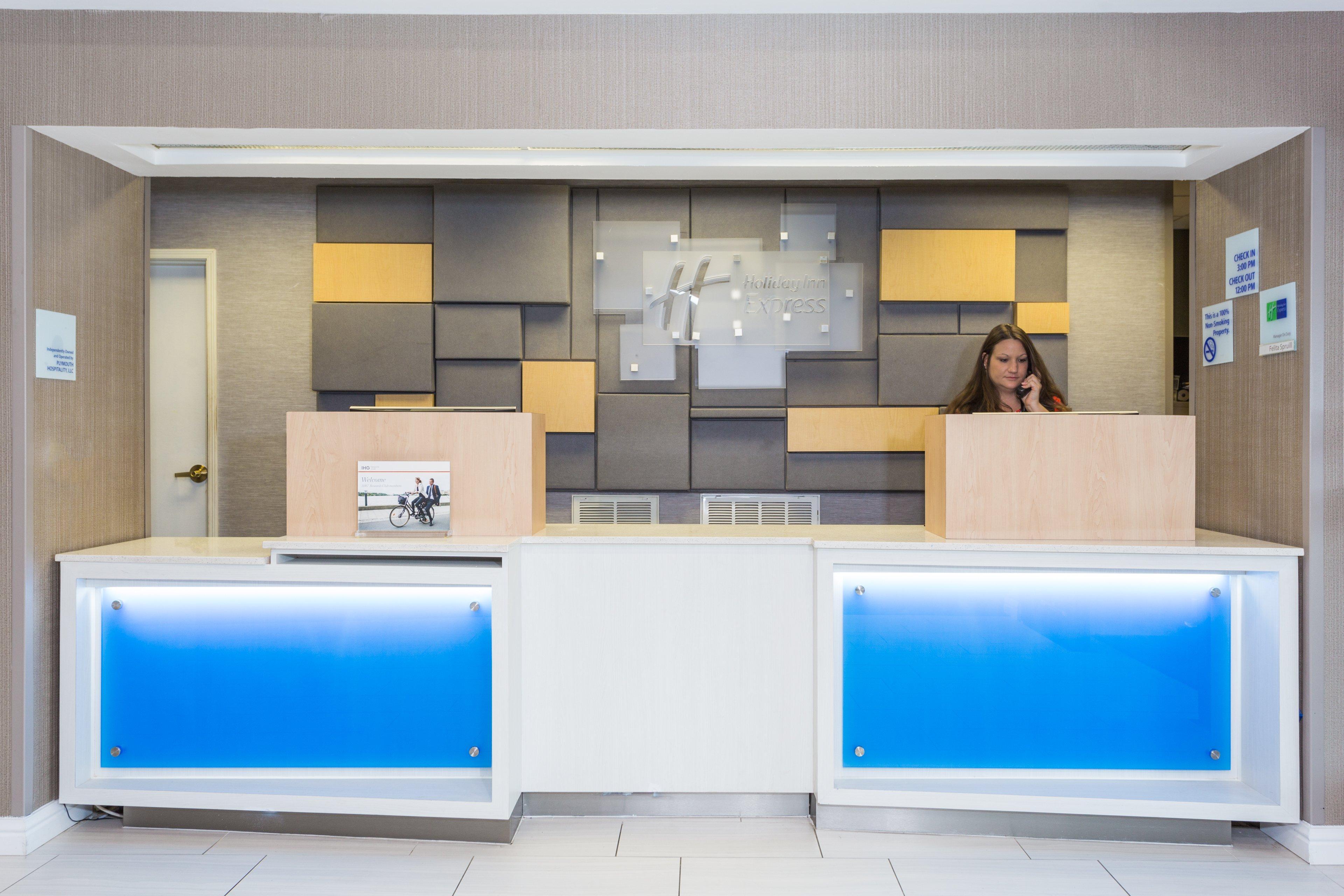 Holiday Inn Express - Plymouth By Ihg Екстериор снимка