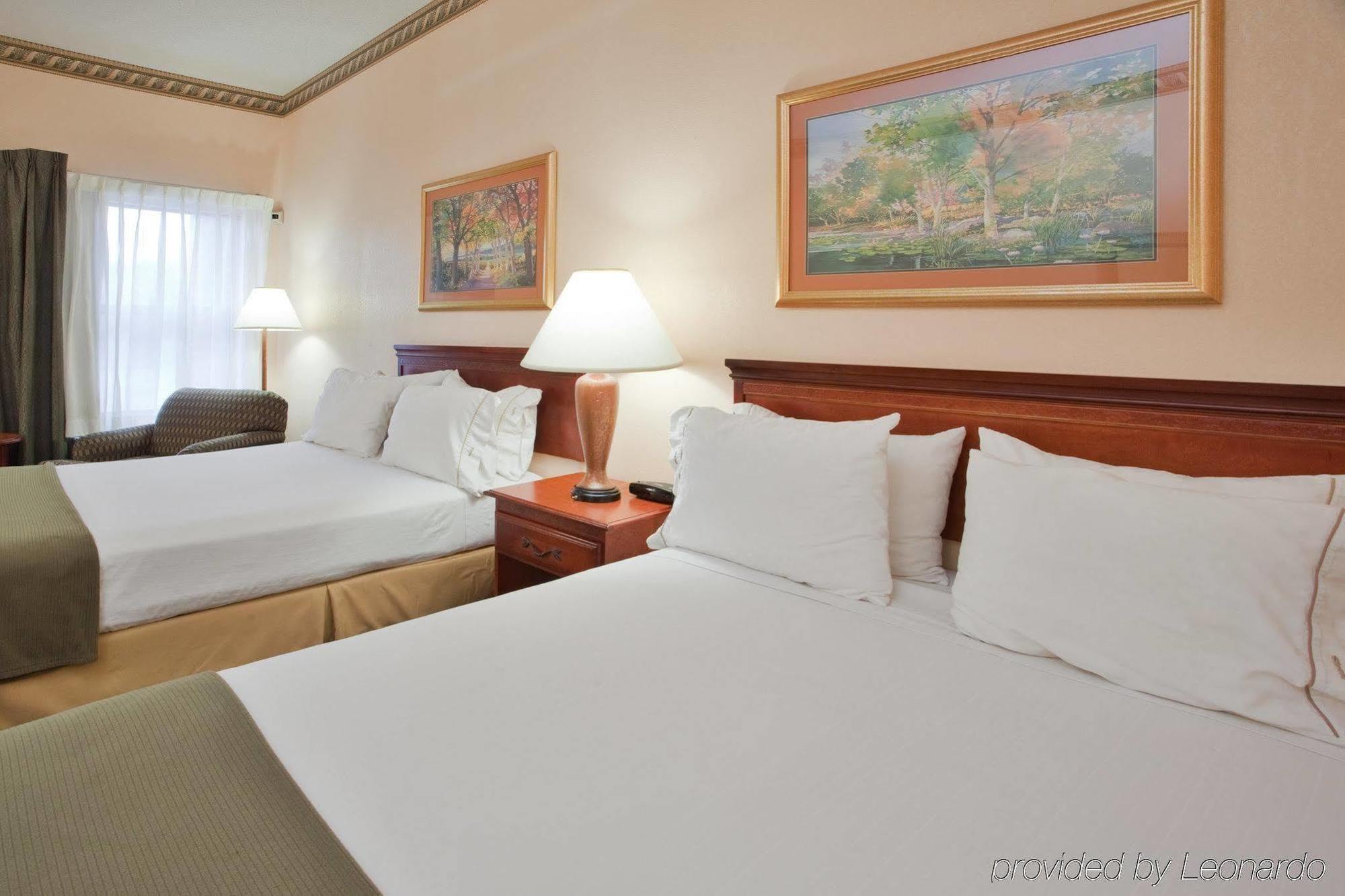 Holiday Inn Express - Plymouth By Ihg Стая снимка