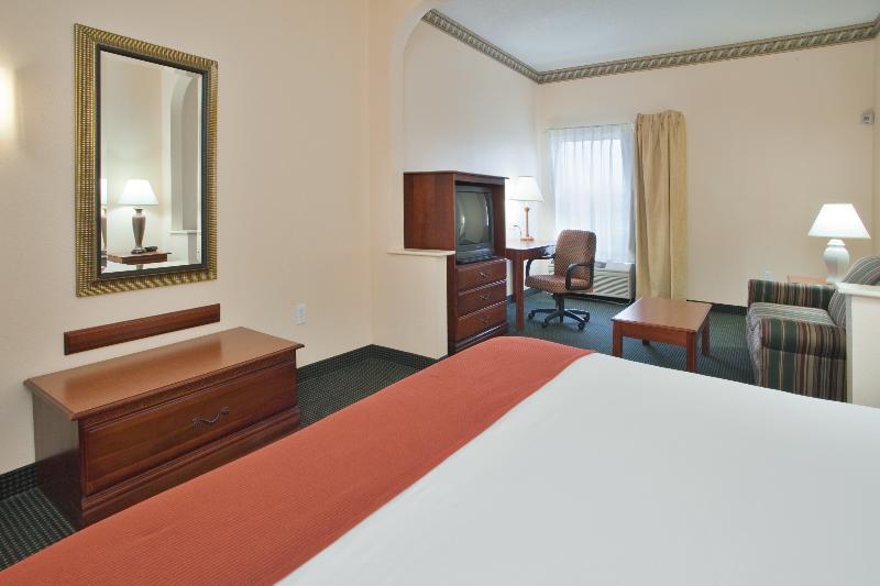 Holiday Inn Express - Plymouth By Ihg Екстериор снимка