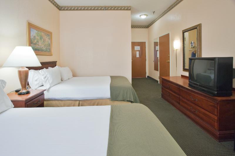 Holiday Inn Express - Plymouth By Ihg Екстериор снимка