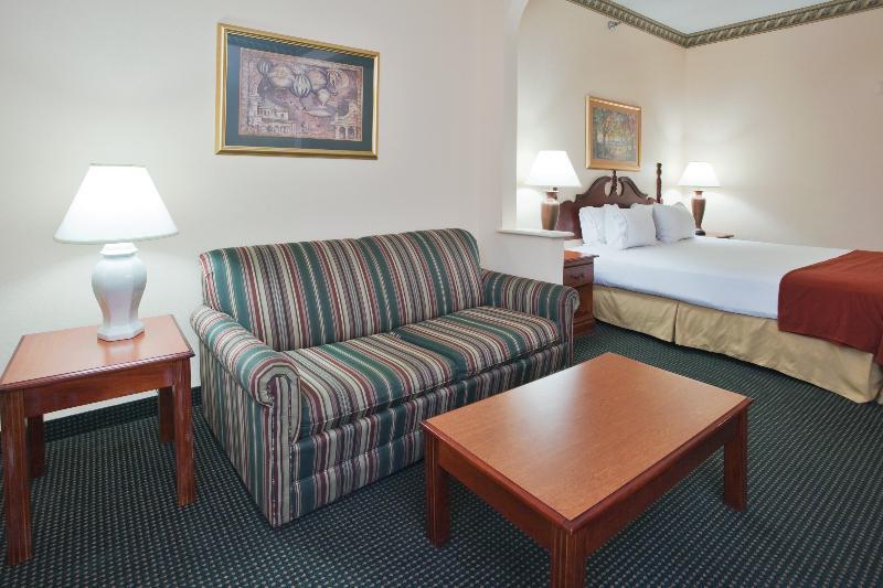 Holiday Inn Express - Plymouth By Ihg Екстериор снимка