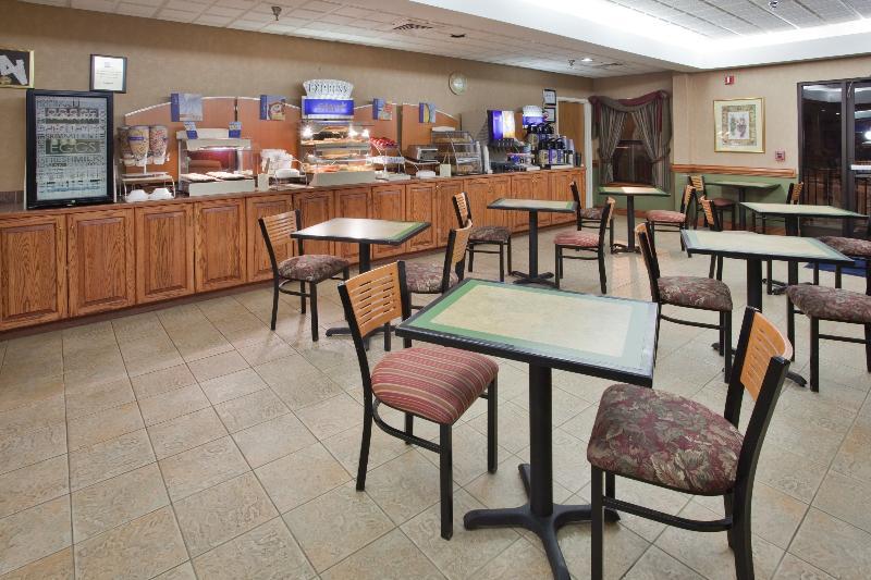 Holiday Inn Express - Plymouth By Ihg Екстериор снимка